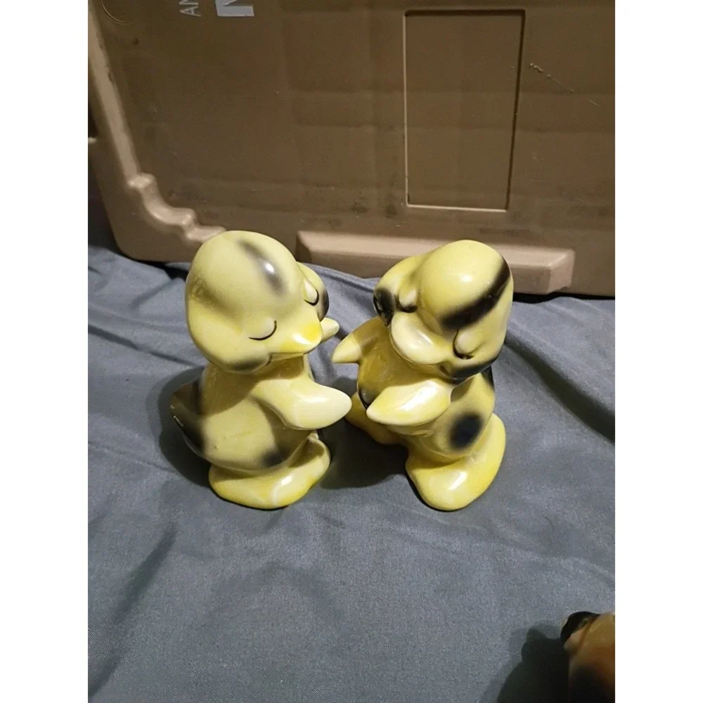 Vintage Van‎ Tellingen Huggers Salt and Pepper Shakers